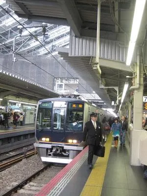 321系＆新駅舎